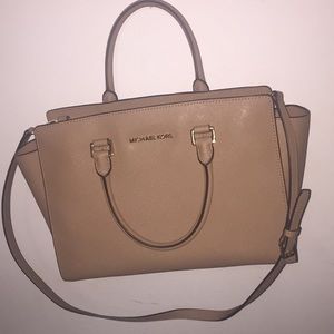 Michael Kors Selma Bag